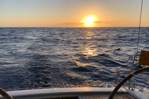Masplaomas: excursion en bateau de luxe en petit groupe au coucher du soleil