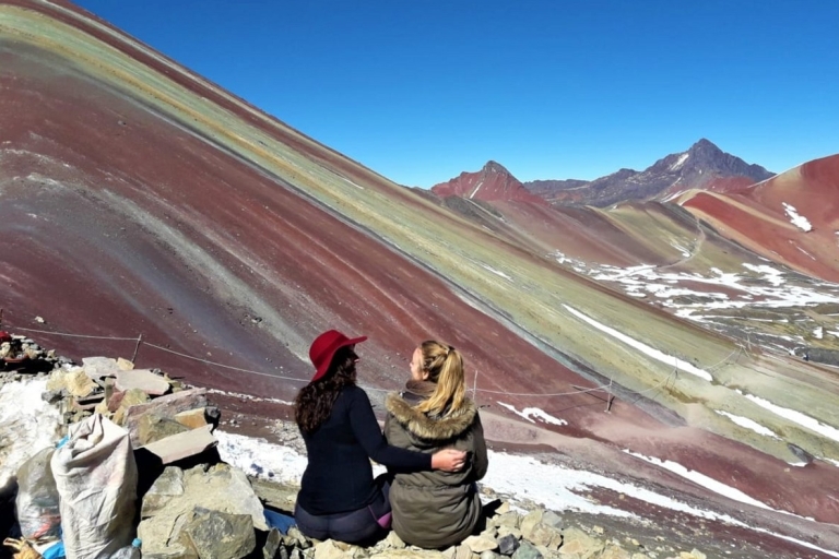 Cusco: Premium Rainbow Mountain i Red Valley TourCusco: Wczesny poranny trekking po Tęczowej Górze i Dolinie Czerwonej