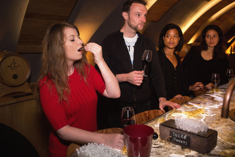 Paris: Vinmuseum Guidad tur med vinprovningParis: En timmes med provsmakning av franska viner