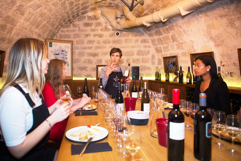 Paris: The Ultimate Wine and Cheese Tasting in English Paris: The Ultimate Wine and Cheese Tasting