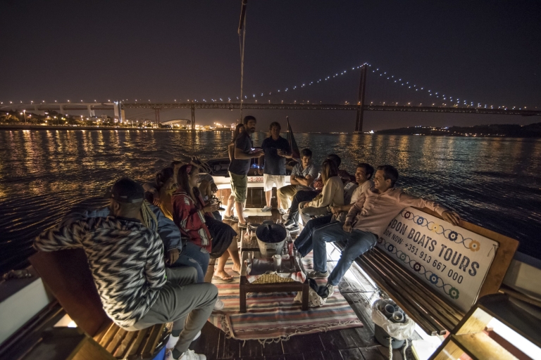 Lissabon: 2-stündige Bootsfahrt über den TejoPrivate 2-stündige Bootstour