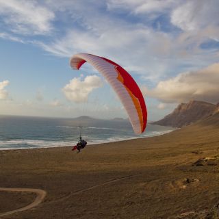 Lanzarote: Paragliding Discovery Flight with Video