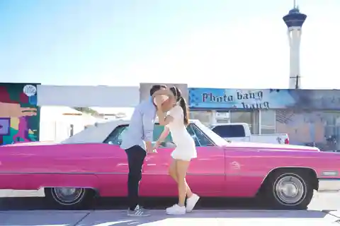 Bröllop i Las Vegas: Bröllop med Elvis-tema och limousine