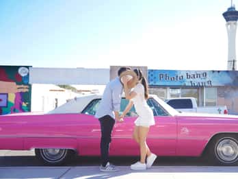 Las Vegas: Hochzeit im Elvis-Stil mit Limousine. Foto: GetYourGuide Las Vegas: Hochzeit im Elvis-Stil mit Limousine. Foto: GetYourGuide