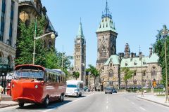 Ottawa: Excursão Guiada Bilíngue de 1 Hora em Ônibus Anfíbio