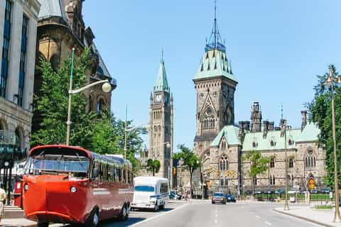 Ottawa: Bilingual Guided City Tour by Amphibious Bus