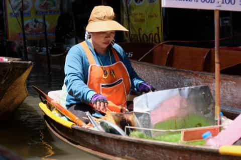 Bangkok: Railway Market and Floating Market Small-Group Tour