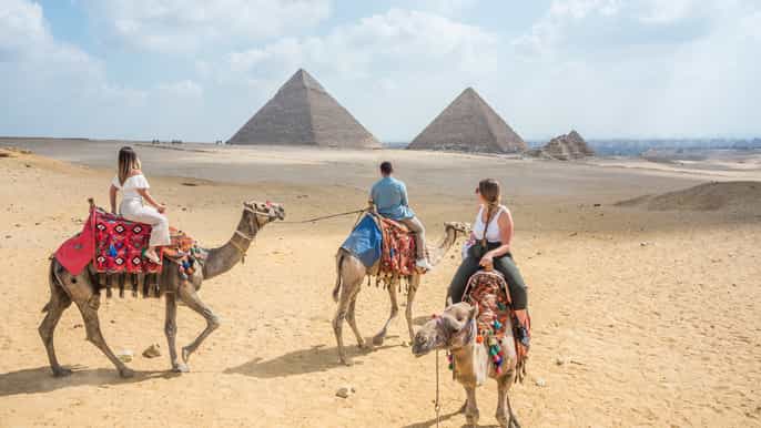 cairo excursão de meio dia às pirâmides de camelo ou carruagem de cavalos