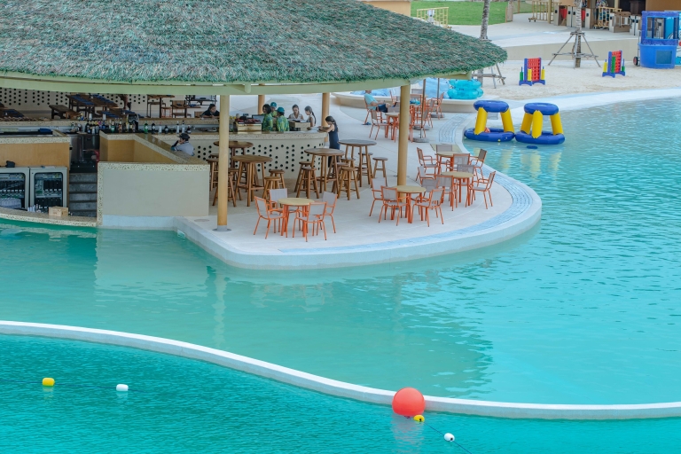 Phuket: Parque Acuático y Club de Playa Blue Tree con trasladoPase de entrada con traslado privado al hotel