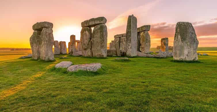 From Brighton: Stonehenge and Bath Full-Day Trip