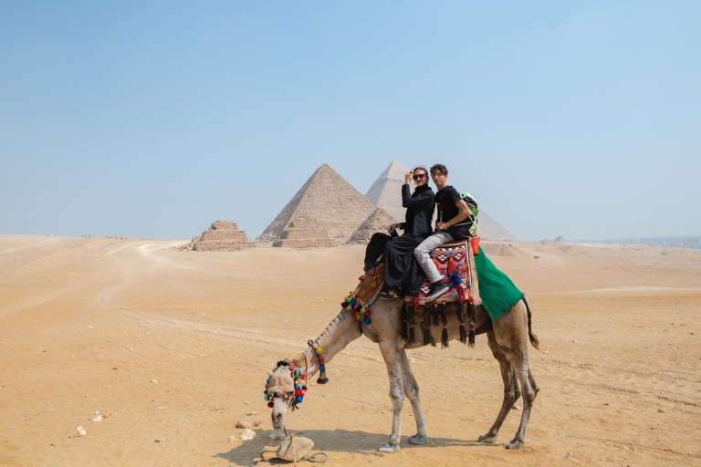 Kair: Prywatna półdniowa wycieczka po piramidach z fotografemPrywatna wycieczka bez opłat za wstęp