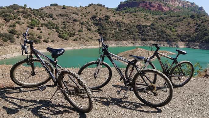 halfday trip to siurana with bike tour of lake