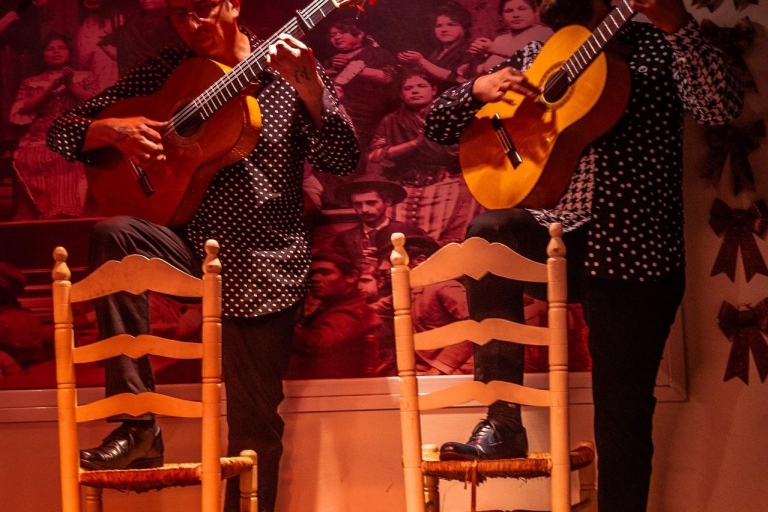 Sevilla: Flamenco-Show mit Getränk im Tablao La Cantaora