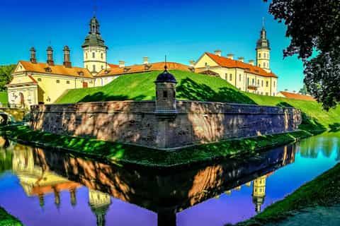 Minsk: Mir and Nesviz Castle Private Transfer