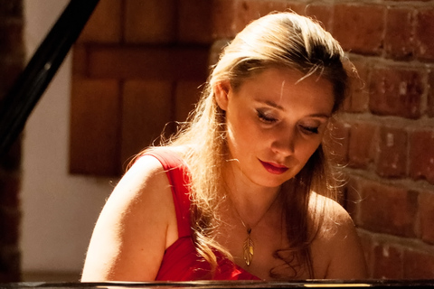 Warsaw: Chopin and Carols Old Town Christmas Concert Premium Option with Premium Seating (1-2 row)