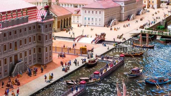st. petersburg city tour with petrovskaya akvatoria visit