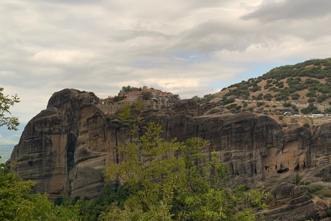 Ab Korfu: Tagestour zu den Meteora-Klöstern