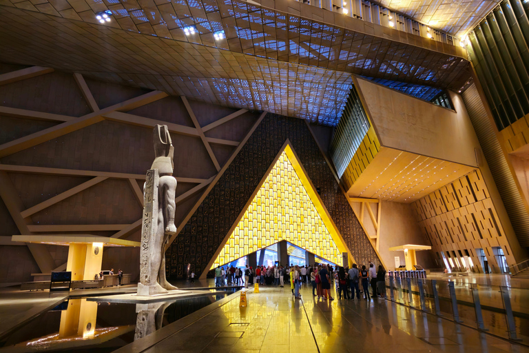 Le Caire : Grand musée égyptien, visite des pyramides et du Sphinx et déjeunerVisite guidée privée avec déjeuner