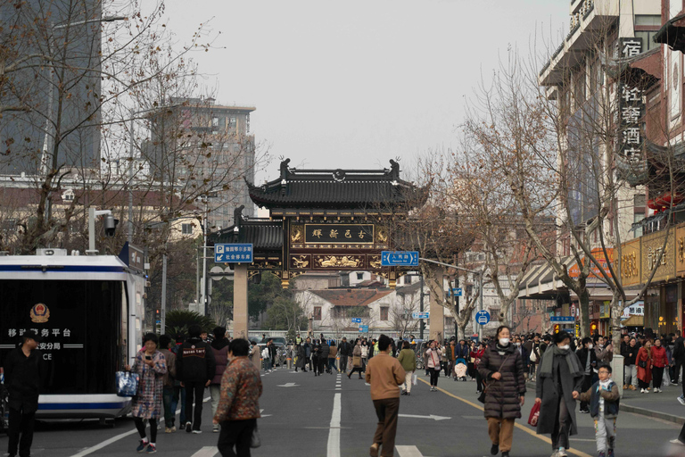 Shanghai: Yuyuan, City God Temple Old City Tour-Tickets Incl