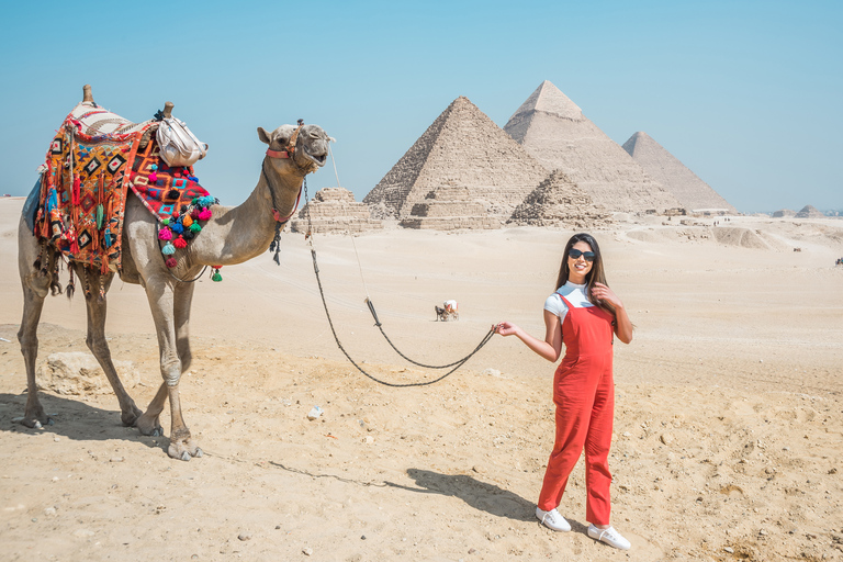 Le Caire : visite guidée des pyramides, du bazar et du muséeVisite partagée sans frais d'entrée