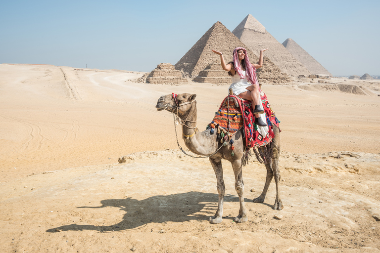 Le Caire : visite guidée des pyramides, du bazar et du muséeVisite partagée sans frais d'entrée