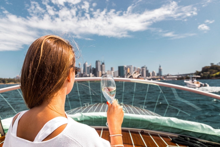 Sydney: Luxury Cruise with Lunch or Dinner at Chinadoll Standard Option