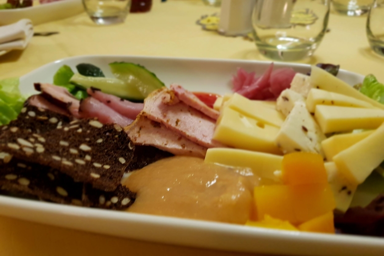 Tallinn: Estonian Food, Drinks and History Tour