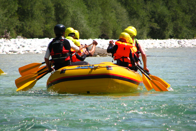 Bovec: Całodniowy rafting z piknikiem na rzece SočaBovec: całodniowy rafting z piknikiem na rzece Socza