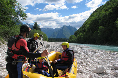 Bovec: Ganztägiges Rafting mit Picknick auf der SočaBovec: Ganztages-Rafting-Erlebnis auf der Soča mit Picknick