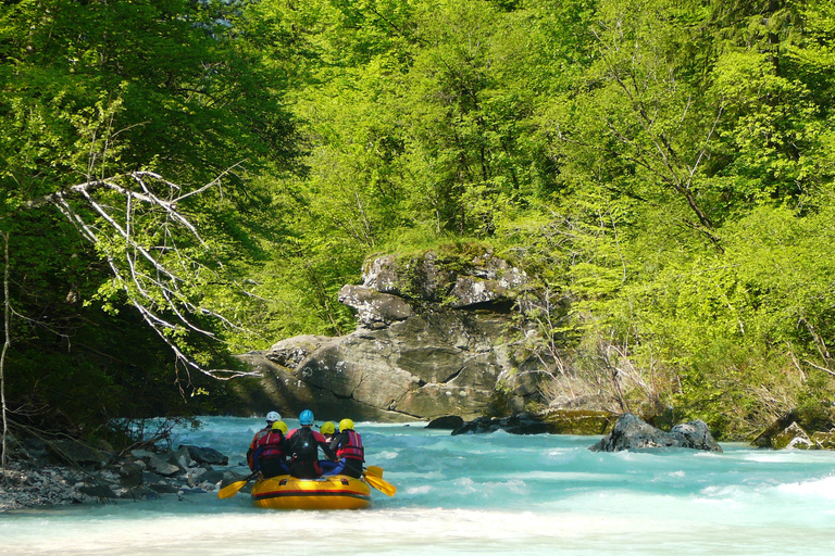 Bovec: Ganztägiges Rafting mit Picknick auf der SočaBovec: Ganztages-Rafting-Erlebnis auf der Soča mit Picknick