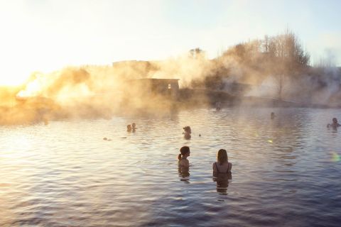 Reykjavík: passeio pelo círculo dourado e pela lagoa secreta para grupos pequenos