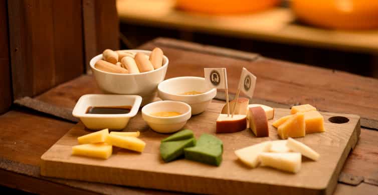 Amsterdam: Premium Henri Willig Cheese Tasting Experience photo 5