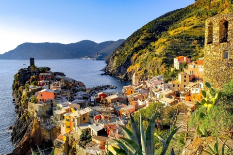Florence: Cinque Terre Day Tour Day trip to Cinque Terre without Ferry and Train in Italian