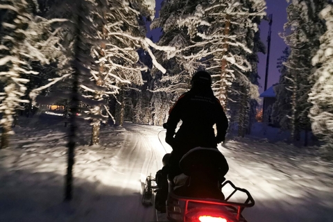 Z Rovaniemi: nocne safari na skuterach śnieżnych