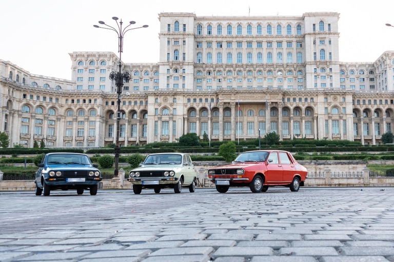 Boekarest: privé communistische autorit in een vintage auto