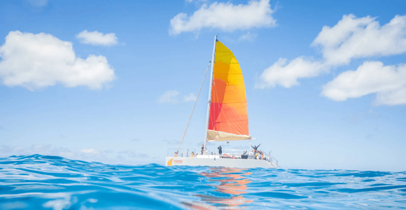Waikiki: Holokai Afternoon Catamaran Sail