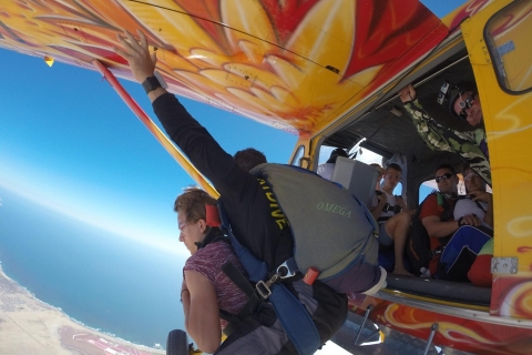 De Swakopmund: Plongée dans le ciel en tandemSaut en parachute avec 35 secondes de chute libre