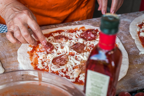 Sorrento: clase de preparación de pizza en la escuela de cocina de Tirabusciò