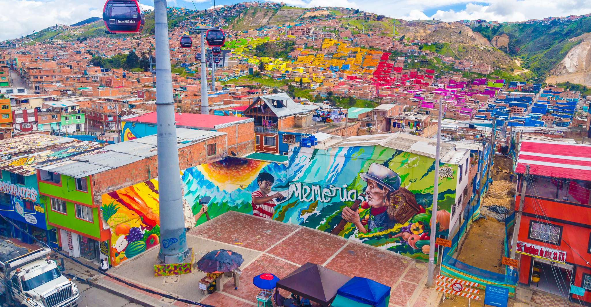Bogotá ́s Barrios, El Paraíso Favela Tour mit Seilbahn - Hizvo