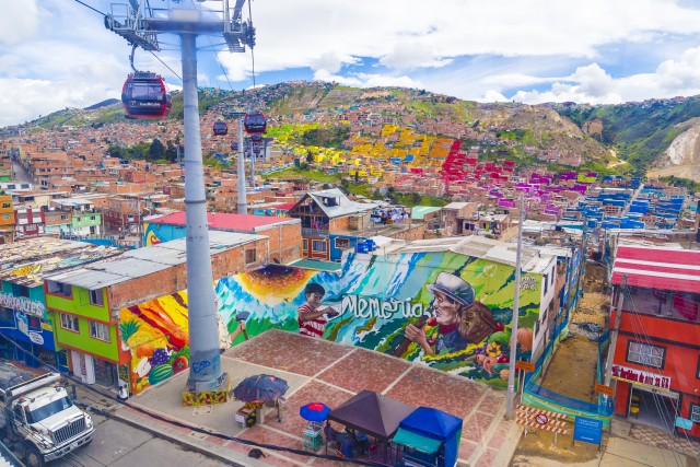 Visit Bogotá´s Barrios El Paraíso Favela Tour with Cable Car in Bogotá