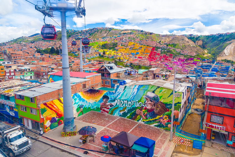 Bogotá: Comuna El Paraíso Tour with Cable Car Hotel Pickup outside the Candelaria Neighborhood