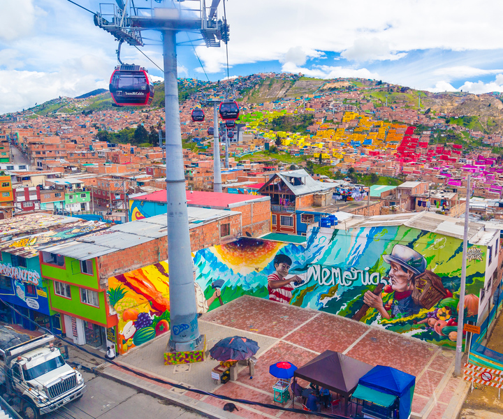 Bogotá: El Paraíso Favela Tour with Cable Car