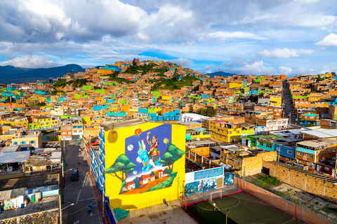 Bogotá: Comuna El Paraíso-Tour mit der SeilbahnHotelabholung außerhalb des Viertels Candelaria