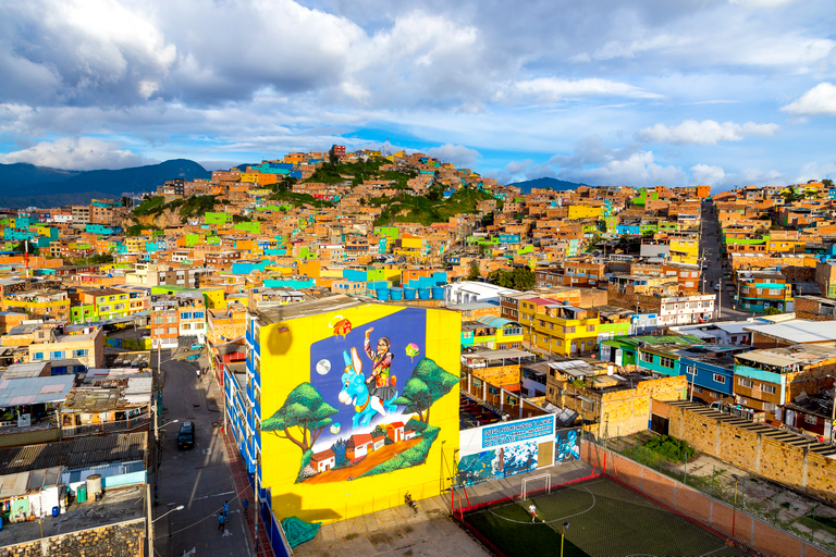 Bogotá: Comuna El Paraíso-Tour mit der SeilbahnHotelabholung außerhalb des Viertels Candelaria