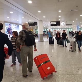 ロンドン:ヒースロー空港からロンドンへの乗合送迎