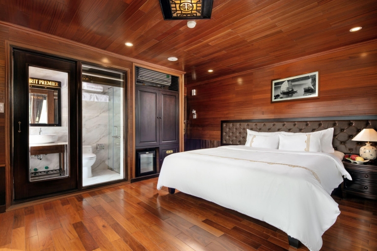 Hanoi: 2-dniowy luksusowy rejs po zatoce Halong i Lan Ha BayDeluxe Single Suite Balcony Cabin Cabin