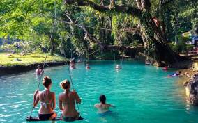 Vang Vieng: Blue Lagoon and Countryside Bike Tour with Lunch