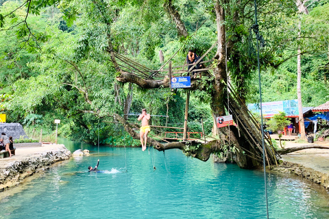 Vang Vieng: recorrido en bicicleta por la laguna azul y el campo con almuerzoTour privado