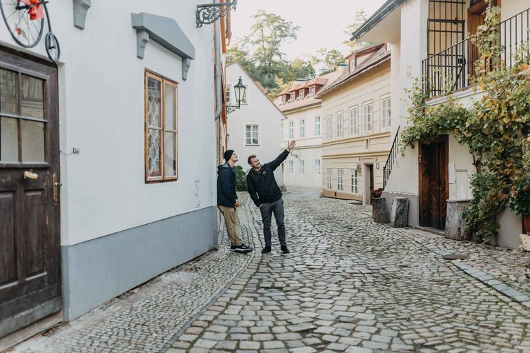 Praga: Un tour di Praga con birra e cibo localePercorso lato del castello