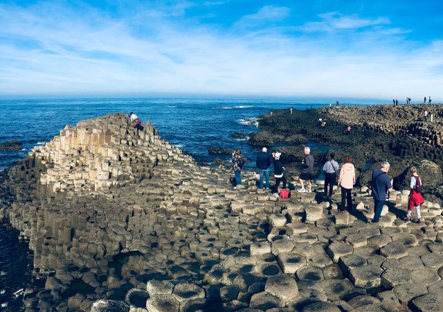 Belfast and Giant&#039;s Causeway in Italian or Spanish